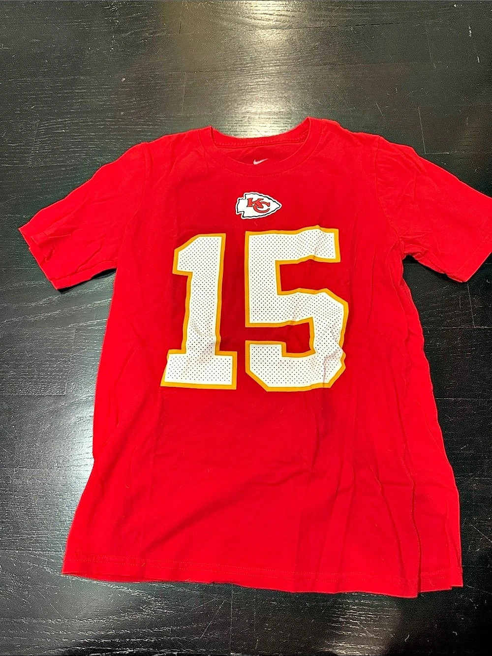 Nike Kansas City Chiefs Patrick Mahomes #15 Name and Number Youth T-Shirt Tee